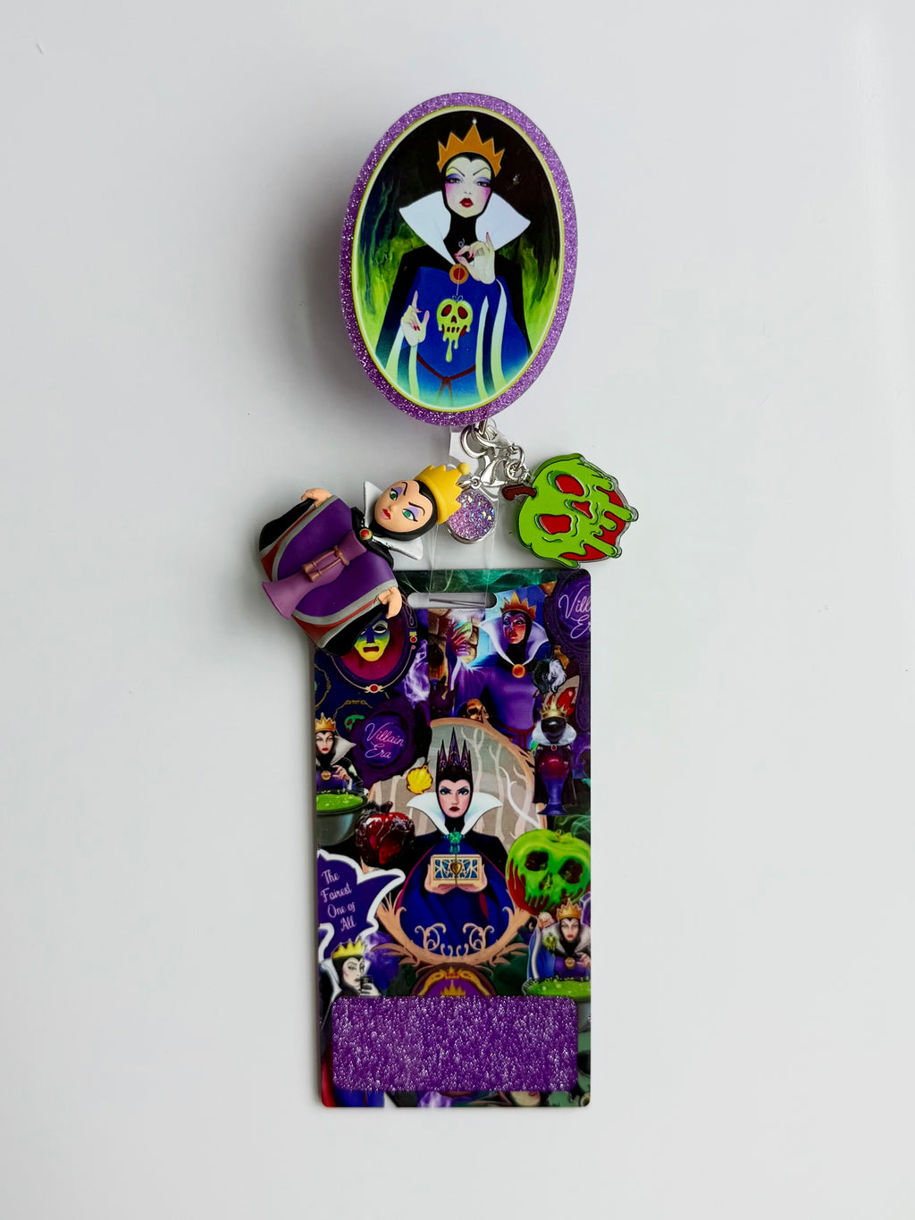 Villain Queen Interchangeable Badge Reel Buddy